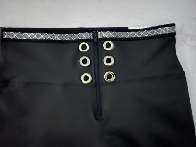 Leggins Ojaletes