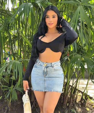 Minifalda Indigo Stretch con Argollas y Brillos